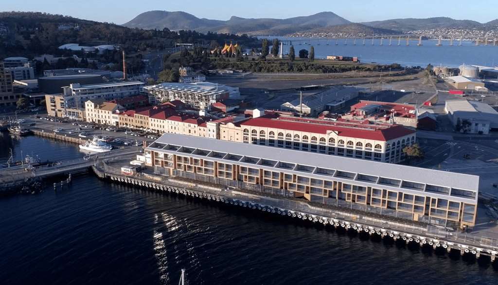 Macq 01 Hotel Hobart Eksteriør bilde Aerial view of the hotel